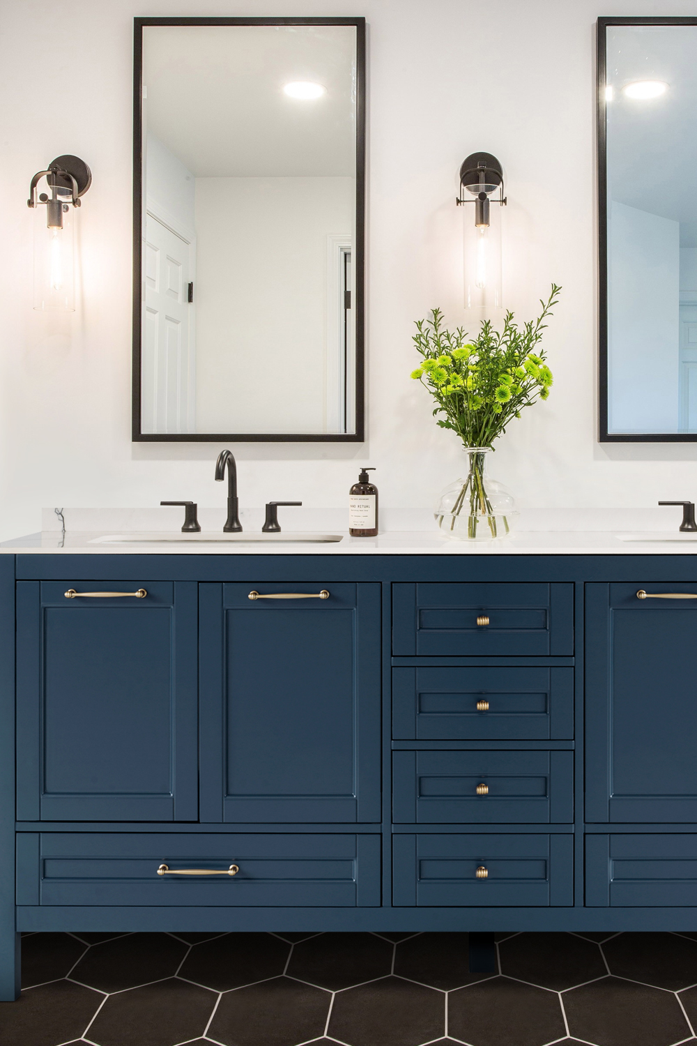 10 Navy Blue Vanity Bathroom Ideas - Vanity Shopping